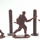 Солдатики из пластика Нарушители. Серия «Граница», 54 мм (6+2 шт, цвет-шоколадный, в кор), Воины и битвы
