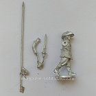 Сборная миниатюра из смолы Знаменосец, идущий, 28 мм, Аванпост